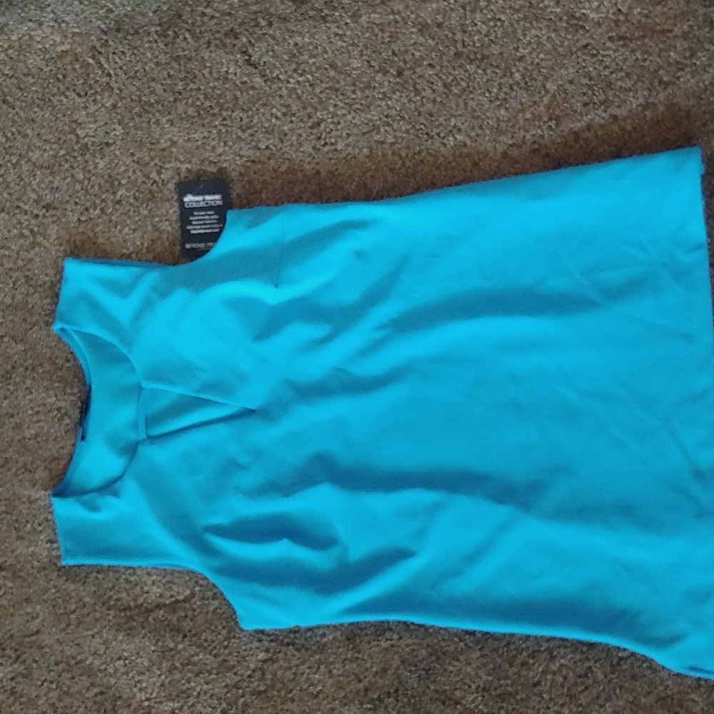 Boston Proper Beyond travel collection tunic top with Keyhole neck